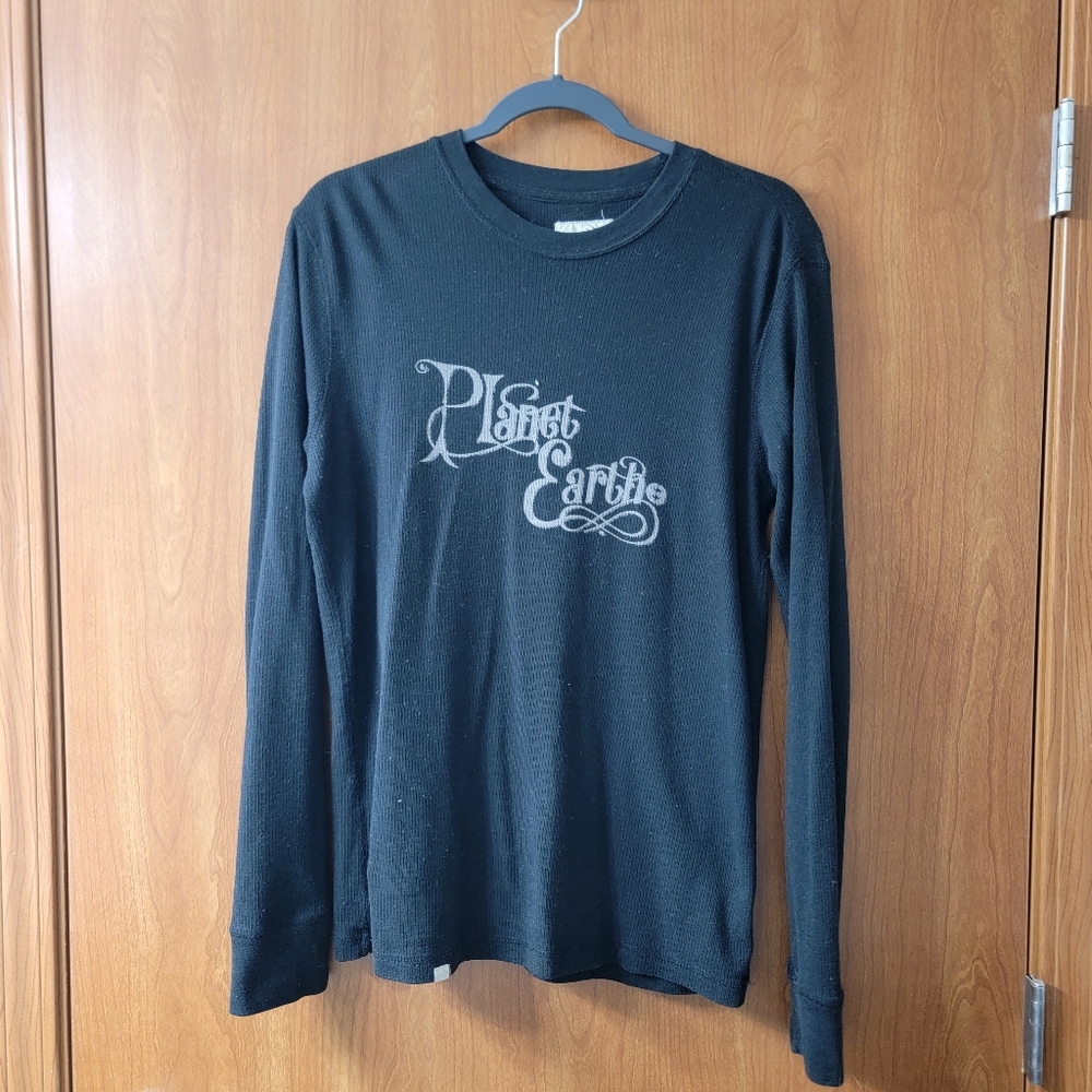 Planet Earth Graphic Design Long Sleeve Shirt Size Medium